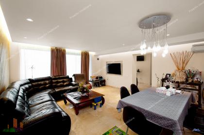 oferta de vanzare a unei vile superbe construita in stil mediteranean, amplasata intr-o zona exclusivista si foarte bine cotata a orasului Galati.