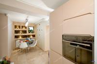 oferta de vanzare a unei vile superbe construita in stil mediteranean, amplasata intr-o zona exclusivista si foarte bine cotata a orasului Galati.