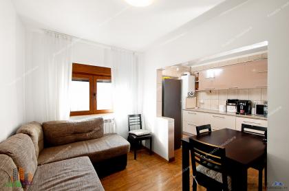 oferta de vanzare a unui apartament decomandat cu 3 camere situat in Galati, cartier Micro 17