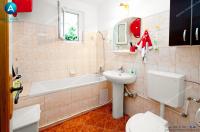apartament semidecomandat cu trei camere situat in Galati, cartier Micro 16