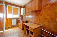 apartament spatios cu 3 camere decomandate situat in Galati, zona Piata Centrala (str.N.Balcescu)