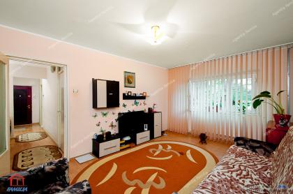 apartament decomandat cu 4 camere situat la parterul unui bloc cu 4 etaje din Galati, in cartierul IC Frimu