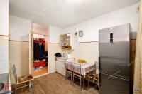 apartament decomandat cu 4 camere situat la parterul unui bloc cu 4 etaje din Galati, in cartierul IC Frimu