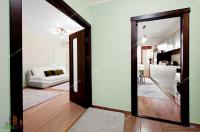 apartament decomandat cu 3 camere situa pe str George Cosbuc - Tecuci.
