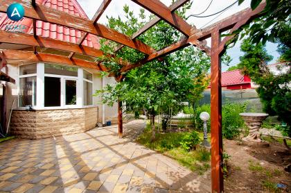 Se vinde  o vila structurata Parter + Mansarda intr-o zona rezidentiala din Galati pe str.Razboieni