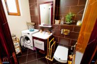 Apartamentul decomandat cu 3 camere in discutie se vinde in Galati, Str Otelarilor, cartier Micro 19