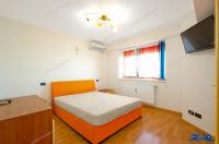 oferta de vanzare a unui apartament decomandat cu 3 camere situat pe Faleza Dunarii din Galati