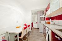Apartamentul este situat in Galati, cartierul Micro 16 - Tiglina 3