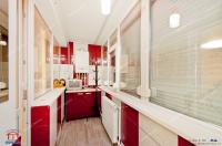 Apartamentul este situat in Galati, cartierul Micro 16 - Tiglina 3