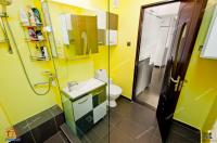 apartament decomandat cu 2 camere situat in zona Micro 20, in vecinatatea  benzinariei BKO
