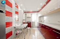 apartament cu 2 camere decomandate situat in Galati, la etajul 1 al unui bloc cu 4 niveluri din zona Piata Centrala