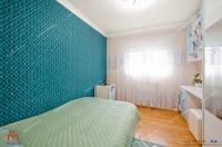 oferta de vanzare a unui apartament cu 3 camere  situat in Galati, cartier Micro 19, la capatul troleului