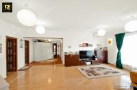 oferta de vanzare a unui apartament spatios cu 3 camere