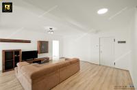oferta de vanzare a unui apartament spatios cu 2 camere  situat in Galati, chiar langa Piata din Micro 17