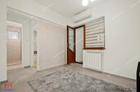 închiriere un apartament cu 3 camere situat la  vizavi de Universitatea 