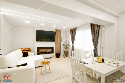 apartament cu 3 camere decomandate situat în Galati, cartierul Micro 20, pe strada Furnaliștilor, în imediata apropiere a restaurantului „Doi Cocoși”