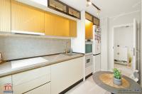 apartament cu 3 camere decomandate situat în Galati, cartierul Micro 20, pe strada Furnaliștilor, în imediata apropiere a restaurantului „Doi Cocoși”