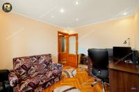 oferta de vanzare a unui apartament cu 3 camere semi-decomandate, tip confort 1, situat in cartier Micro 19