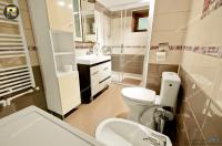 apartament spatios cu 2 camere decomandate, situat in Galati, zona Piata Centrala