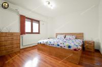 apartament spatios cu 2 camere decomandate, situat in Galati, zona Piata Centrala